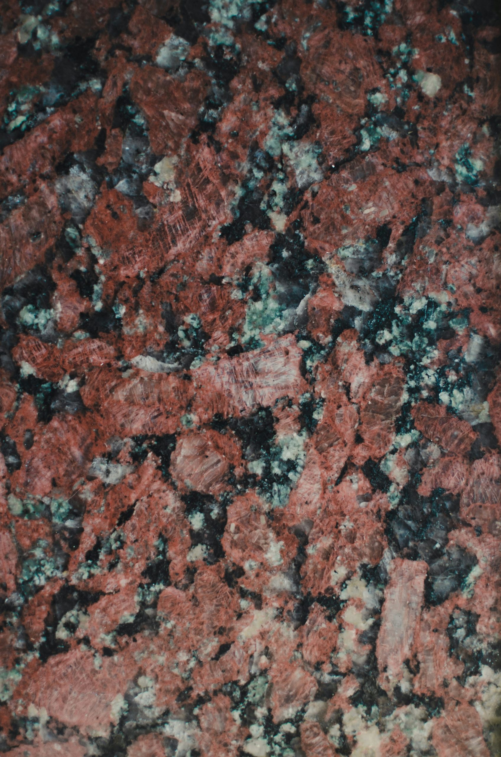 How to Combine Marble, Granite, Soapstone, and Quartzite in Your Home Décor